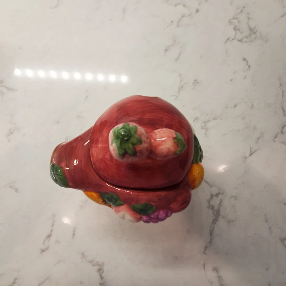 Wang's International Santa Claus Creamer & Sugar Set w/lid. Vintage